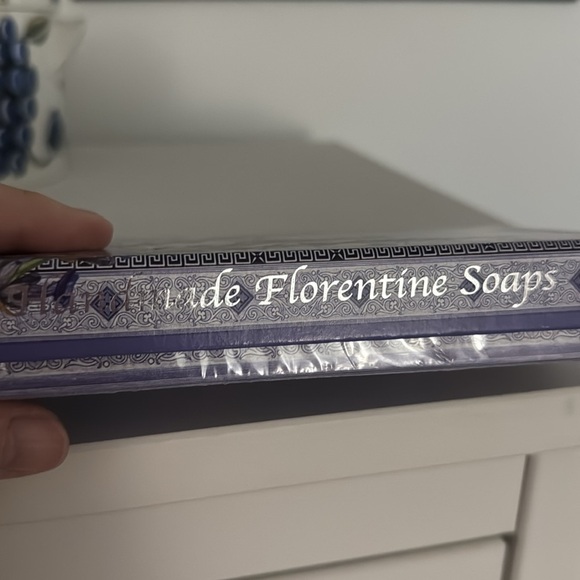 Florentine Tuscan Lavender Soaps NIB Set of 3 Saponificio Artigianale Fiorentino - Picture 13 of 13